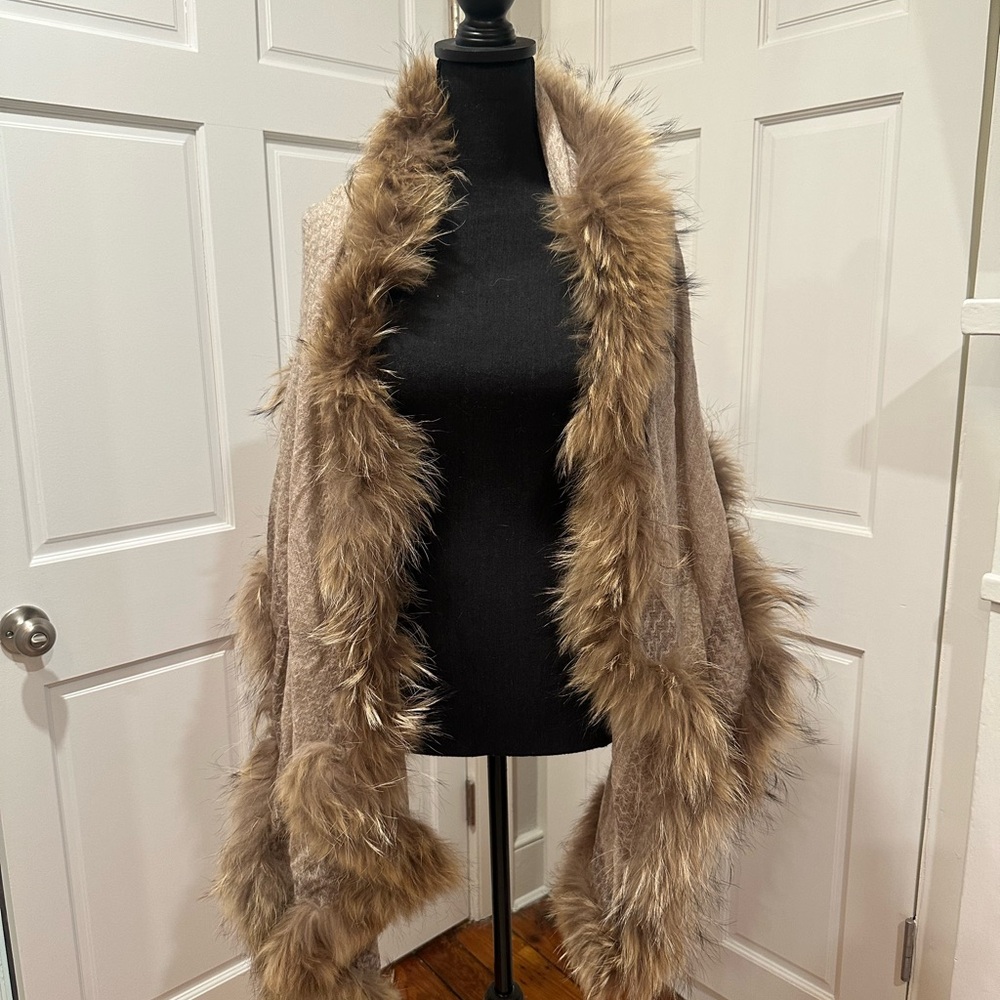 Real Fox Fur Wrap and Scarf - Picture 5 of 7